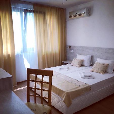 Guest Rooms Southern Nights فارفارا المظهر الخارجي الصورة