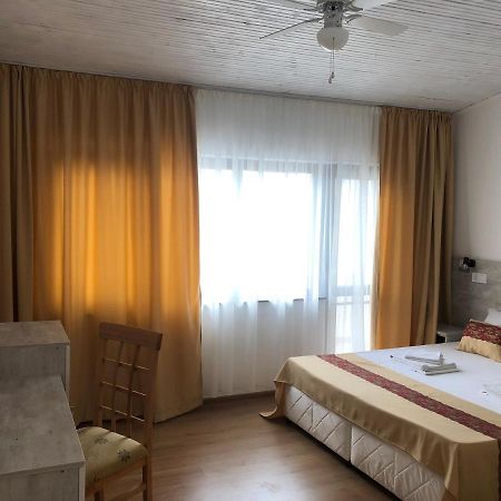 Guest Rooms Southern Nights فارفارا المظهر الخارجي الصورة