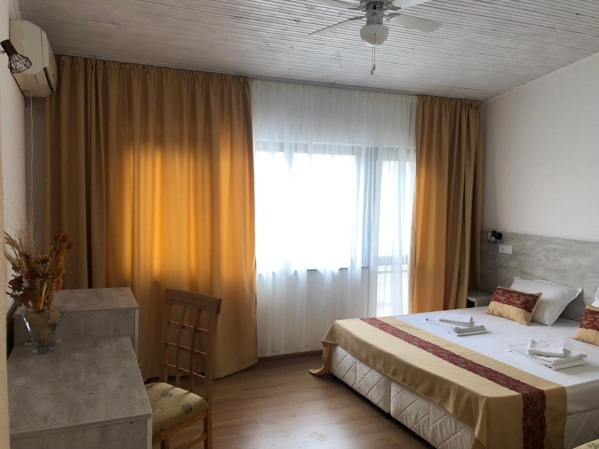 Guest Rooms Southern Nights فارفارا المظهر الخارجي الصورة