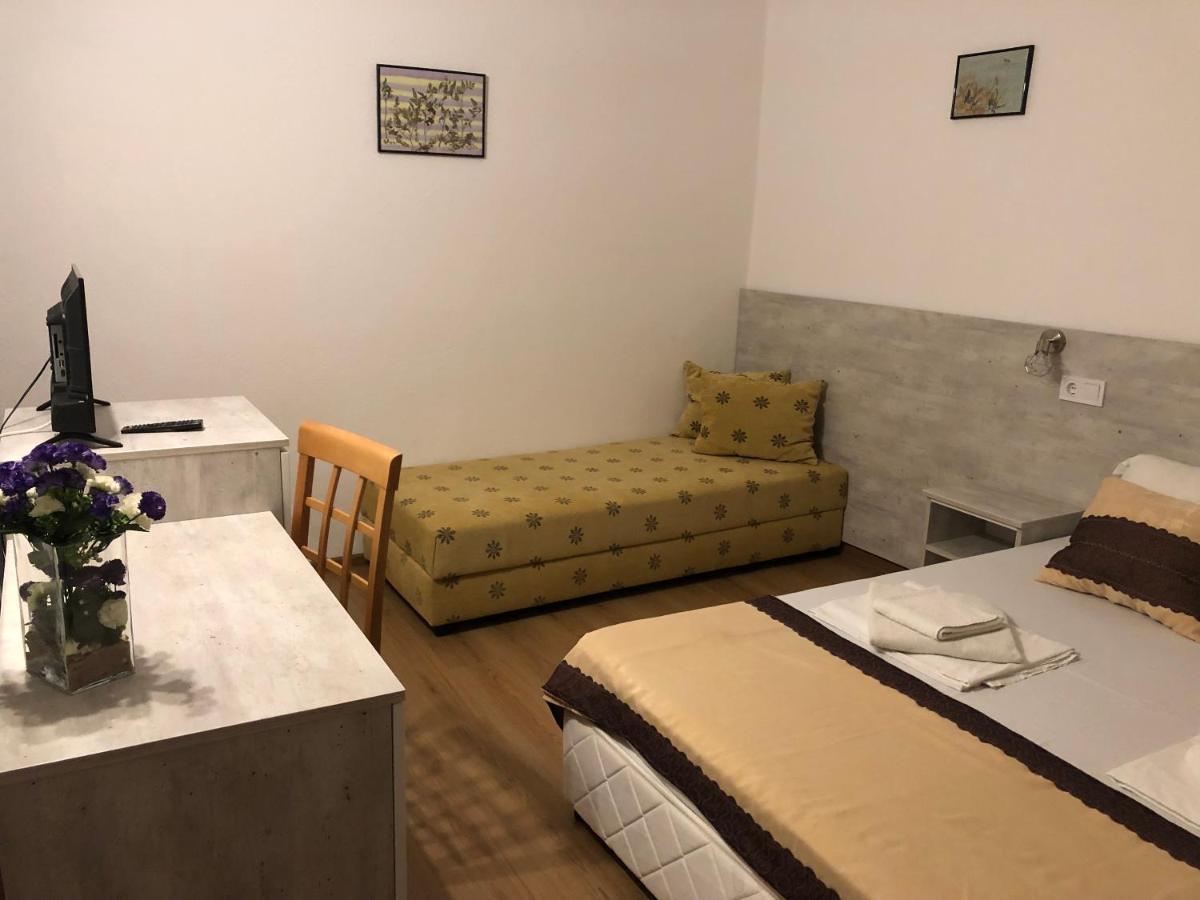 Guest Rooms Southern Nights فارفارا المظهر الخارجي الصورة