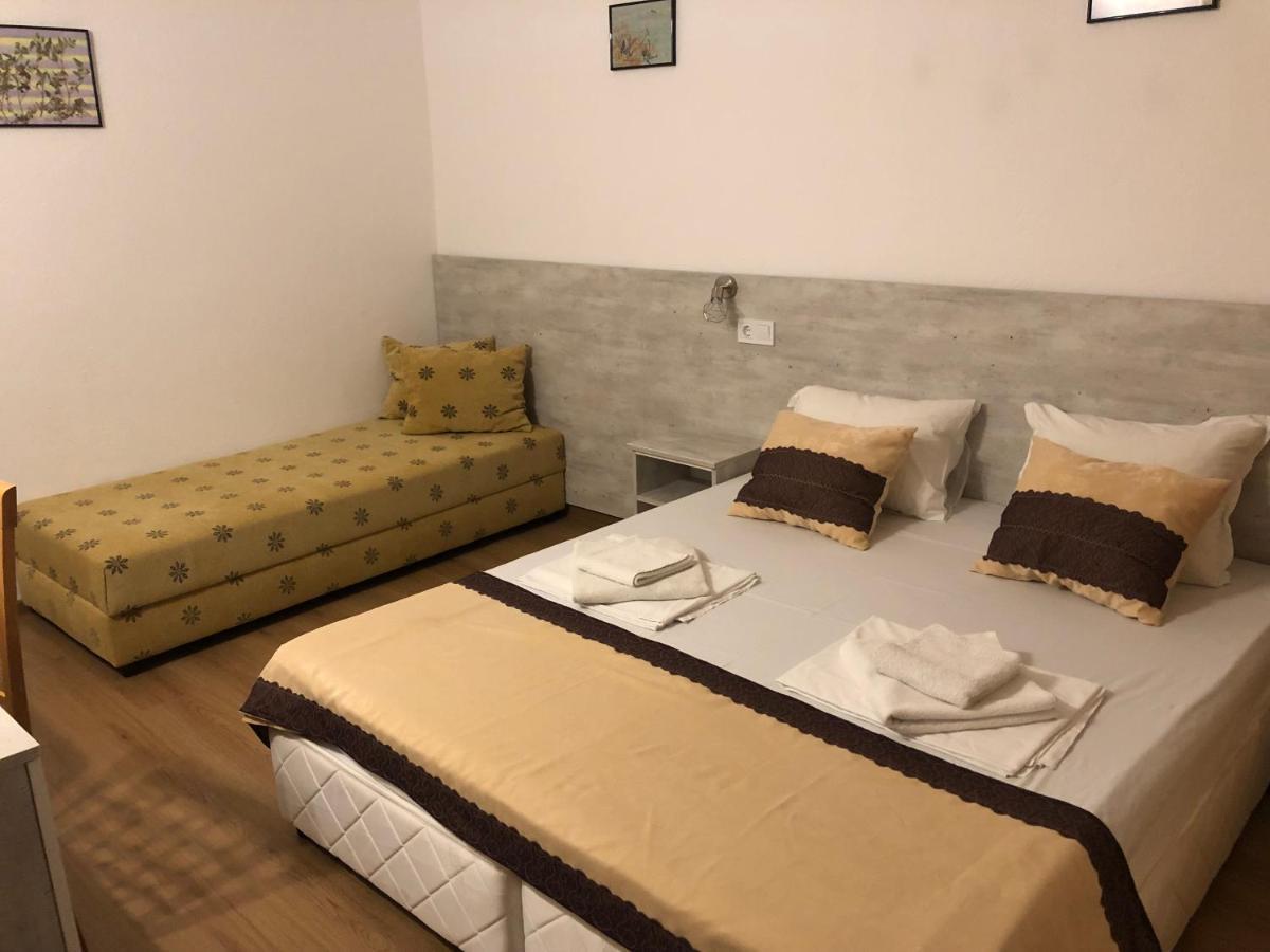 Guest Rooms Southern Nights فارفارا المظهر الخارجي الصورة